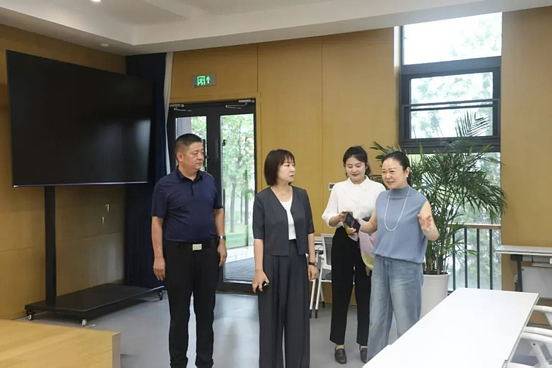 四川兩彈一星干部學院來我院考察交流